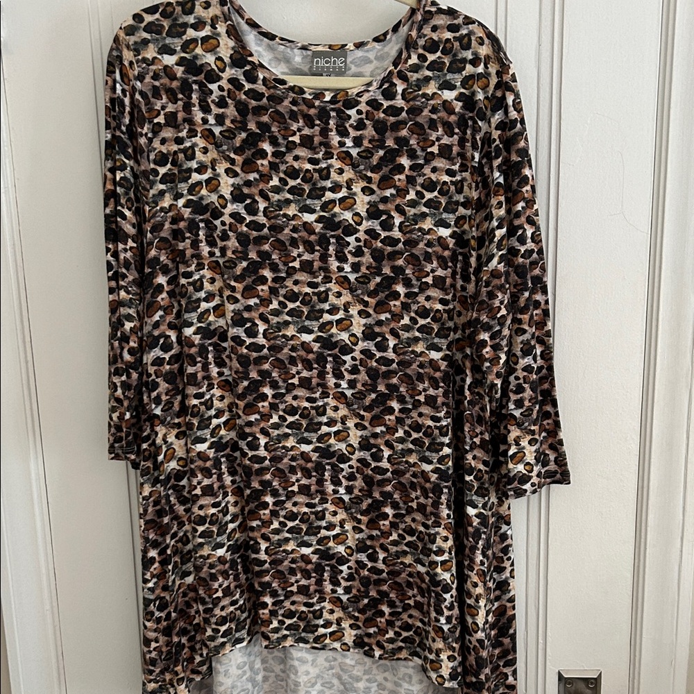 Niche Nilgun Derman Modern Leopard Print Women's Tunic Top